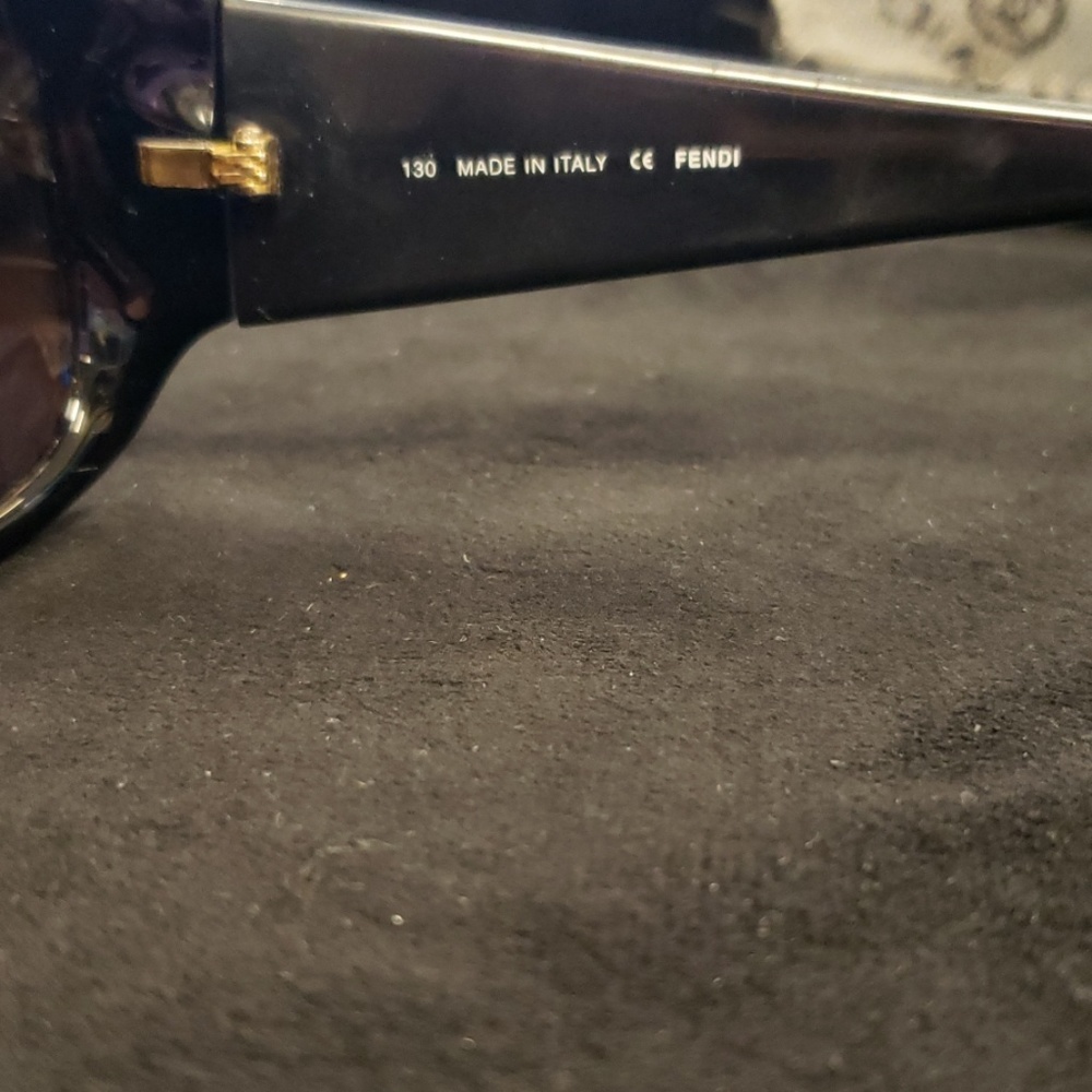 Fendi sunglasses - Picture 3 of 4